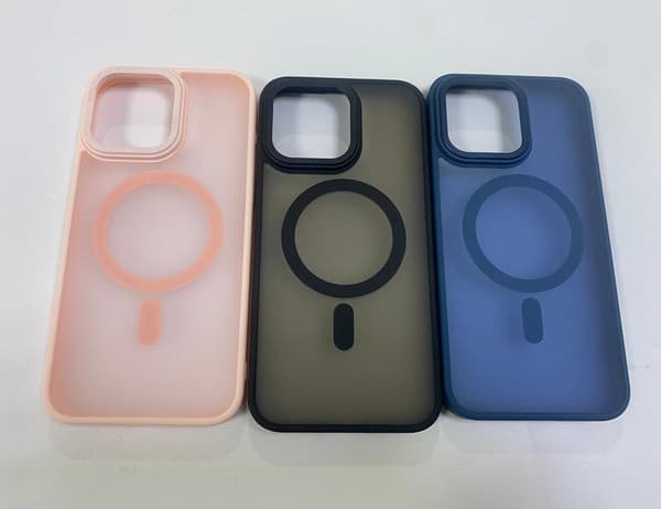 Чехол пластиковый Magnetic для iPhone 14 Pro Max (6.7") в ассортименте